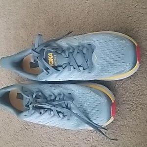 Mens Hoka one one Clifton, YES ITS NEW